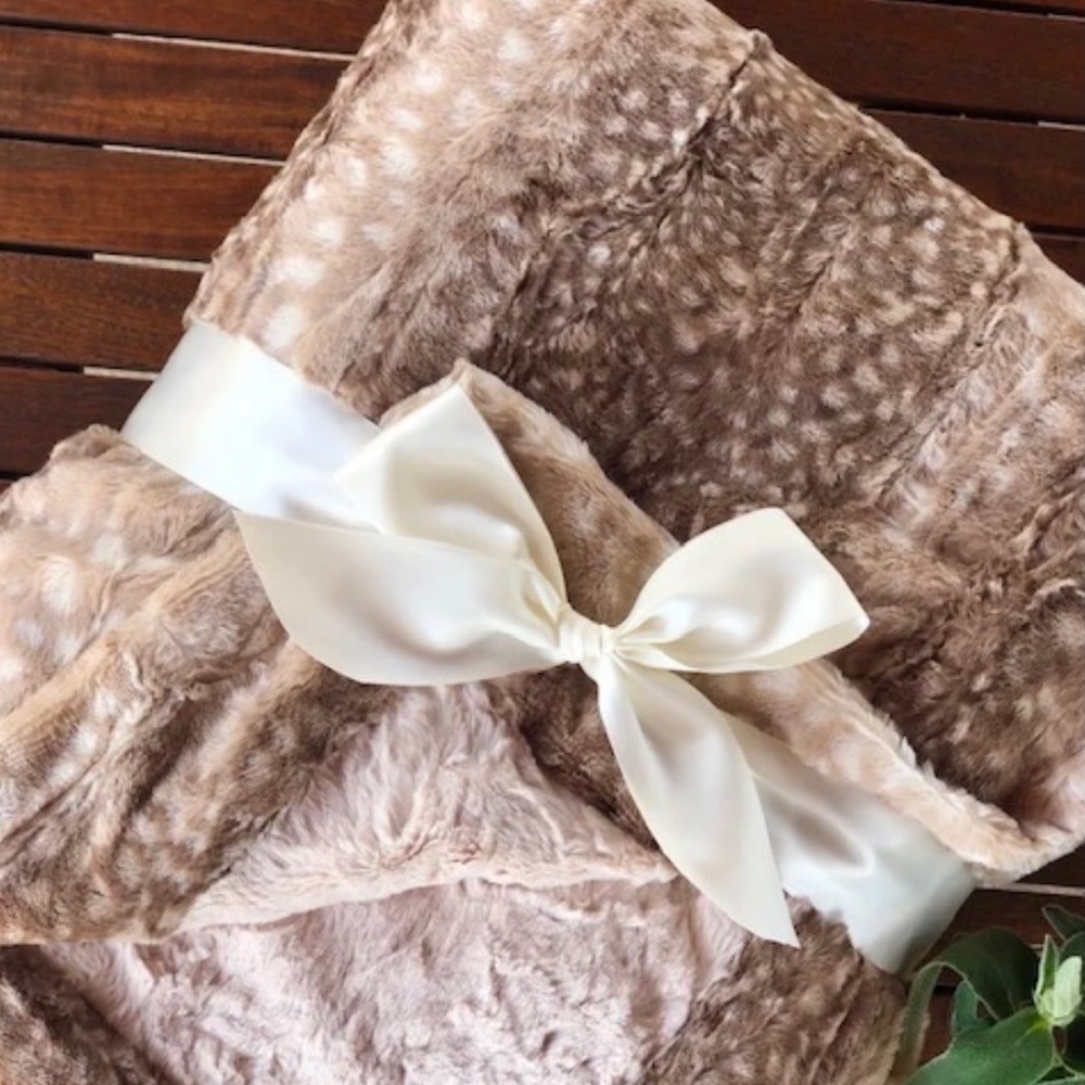 KEIKI CO. Luxury Throw 💖 NWT